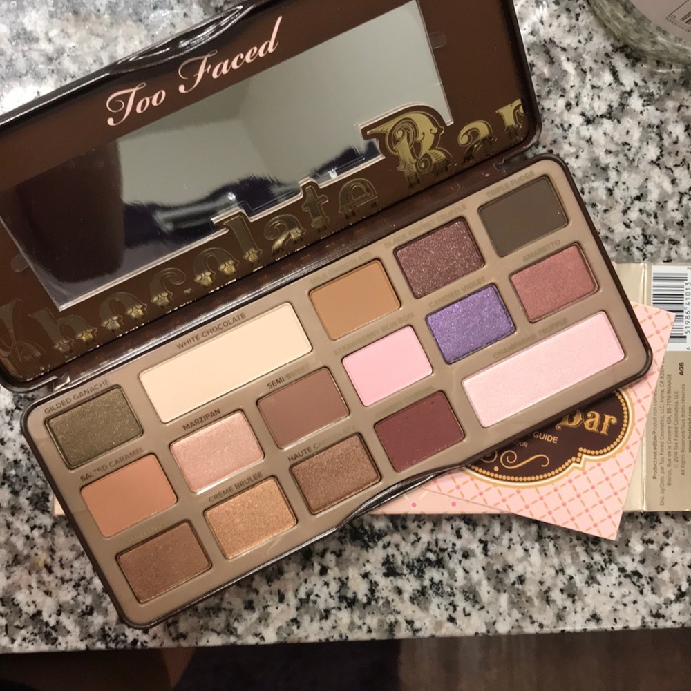 Too faced Chocolate bar palette
